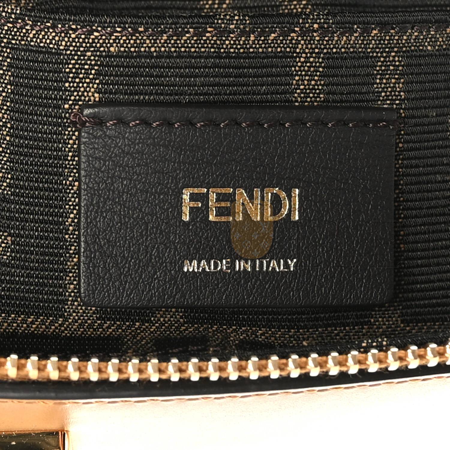 FENDI VITELLO KING PLEXIGLASS LOGO EMBOSSED MINI BY THE WAY TOP HANDLE BOSTON BAG CARAMELLO (18*11*8cm)